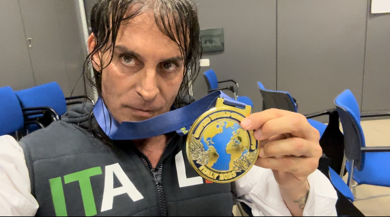 L’attore Claudio Del Falco si riconferma campione mondiale WTKA 2023